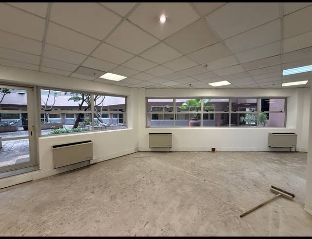 1,354M² OFFICE TO LET IN PARKTOWN
